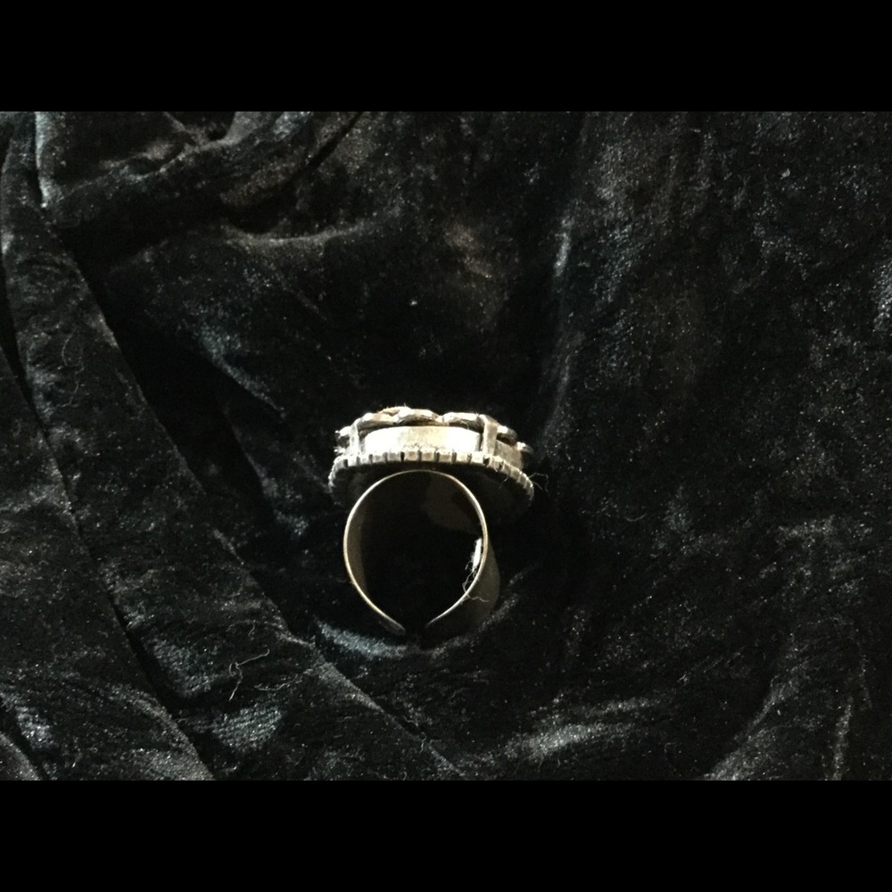Ring - Picture 2 of 2